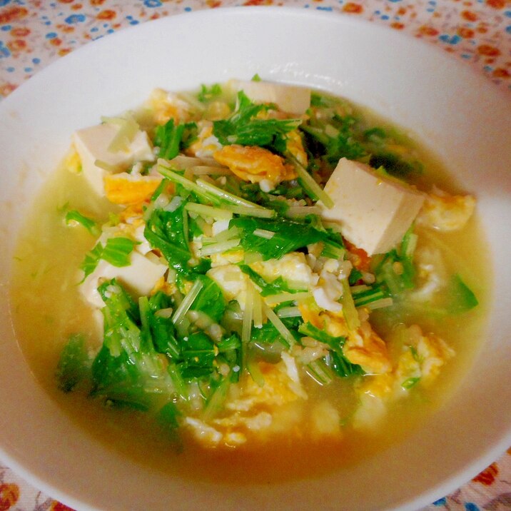 炒めた卵と水菜の玄米スープご飯
